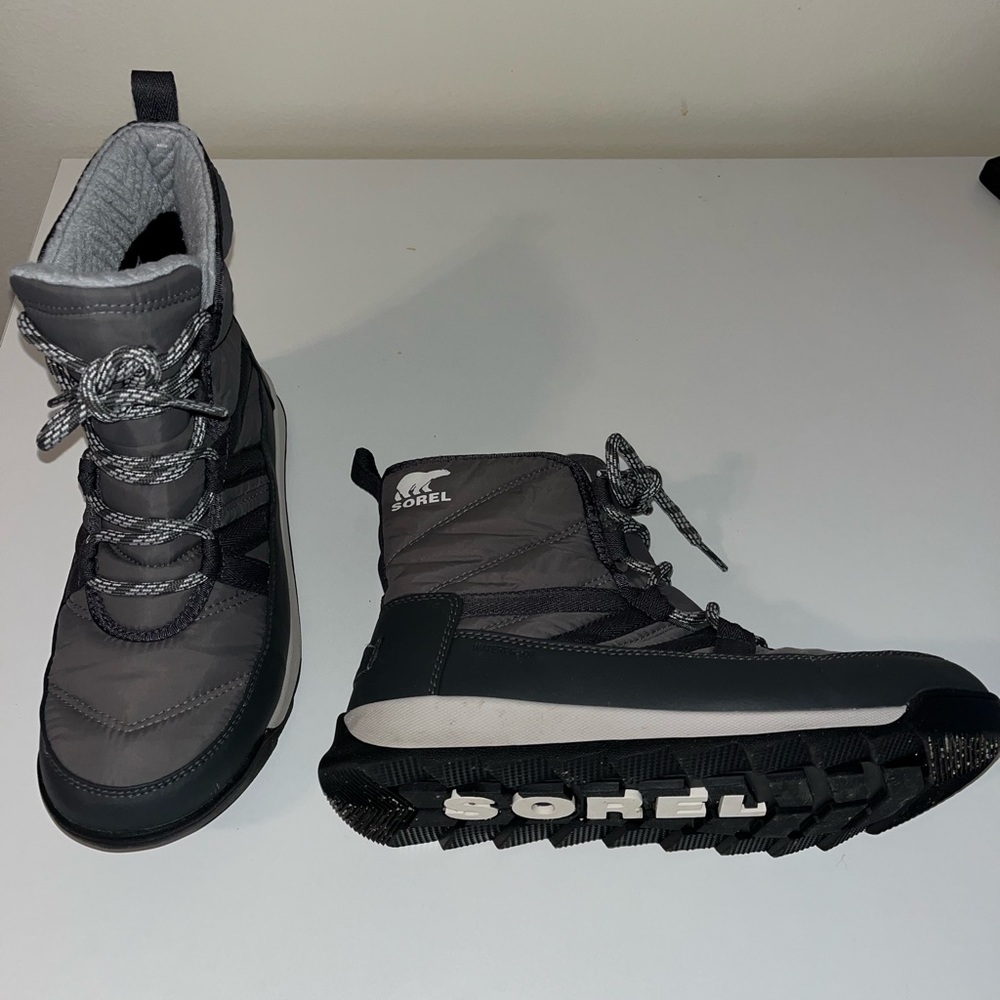 Barely worn Sorel Whitney II Short Lace Boot